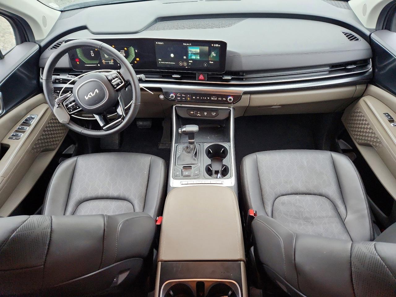 2025 KIA Carnival lx