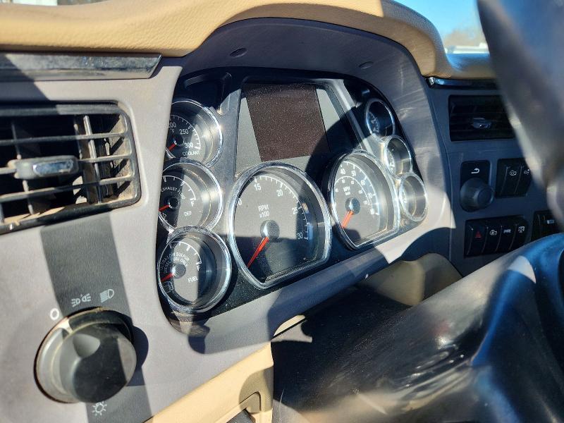 2017 Peterbilt 579 Semi Truck