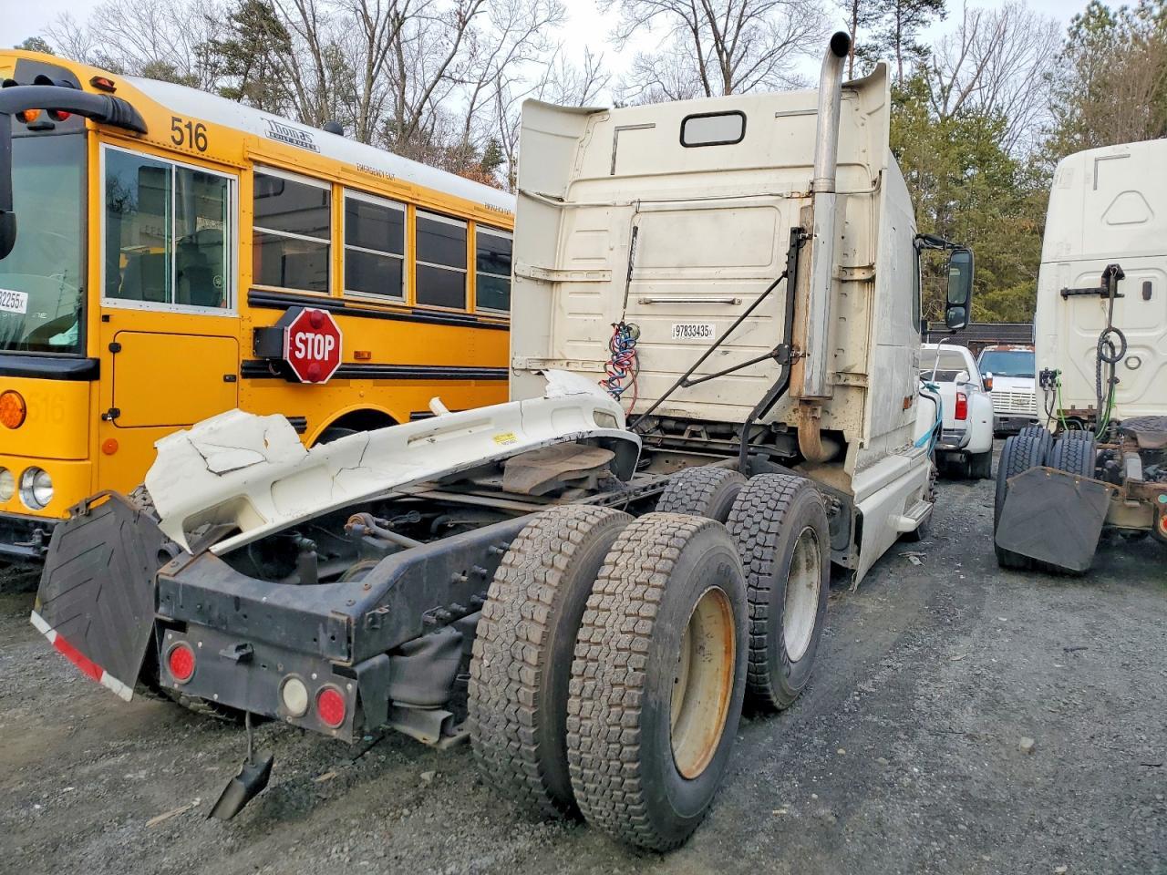 1999 Volvo VN
