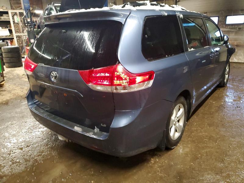 2013 Toyota Sienna le