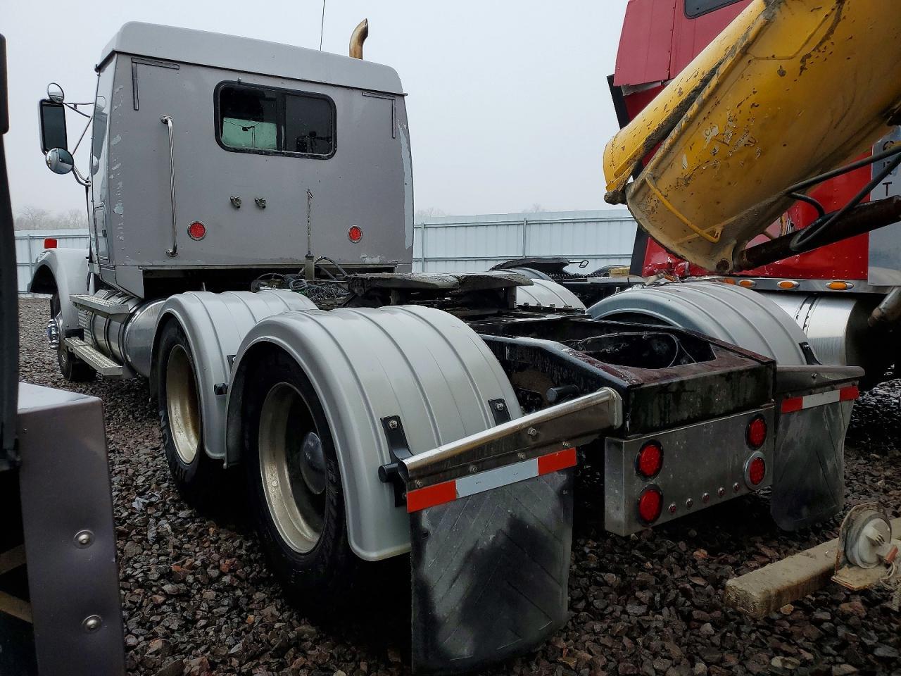2015 Westenstar 2015 Western Star 4900 Semi Truck