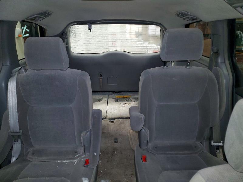 2005 Toyota Sienna le