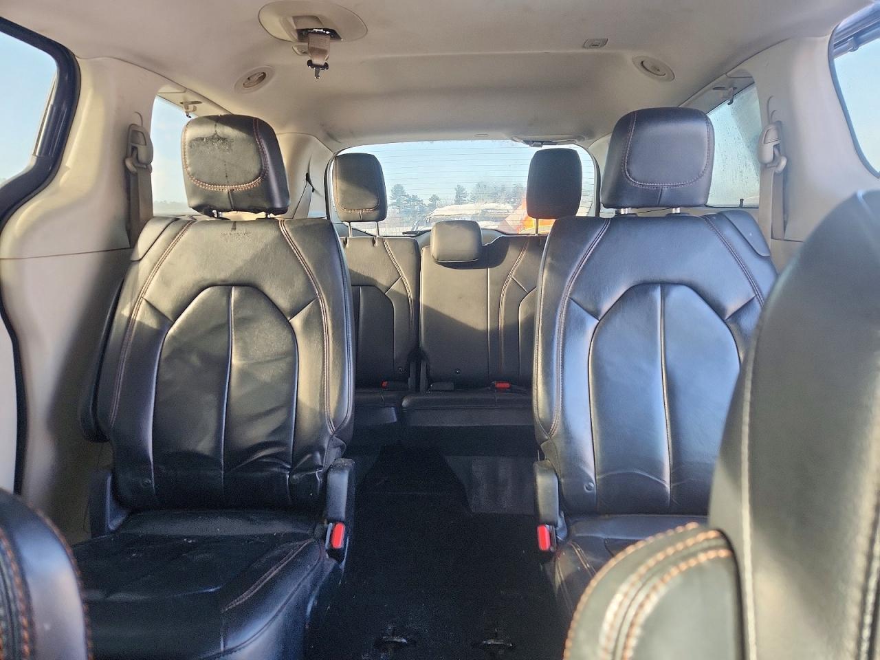 2017 Chrysler Pacifica Touring l