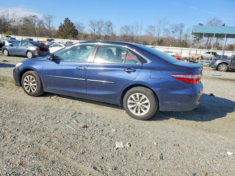 2015 Toyota Camry le