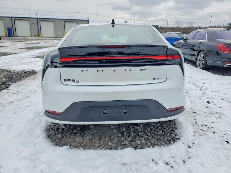 2026 Toyota Prius le