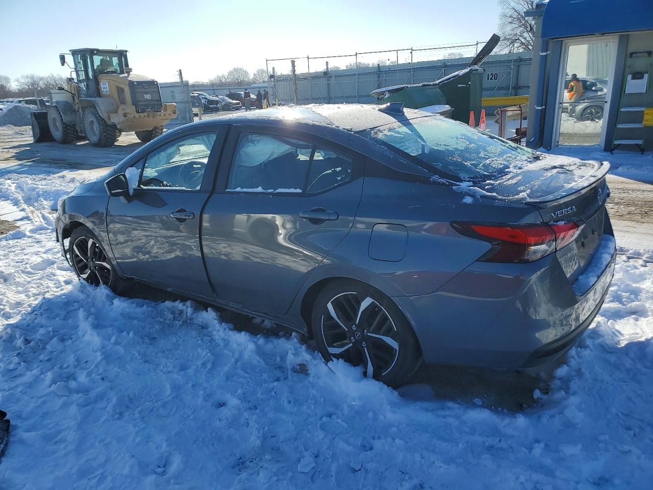 2024 Nissan Versa sr
