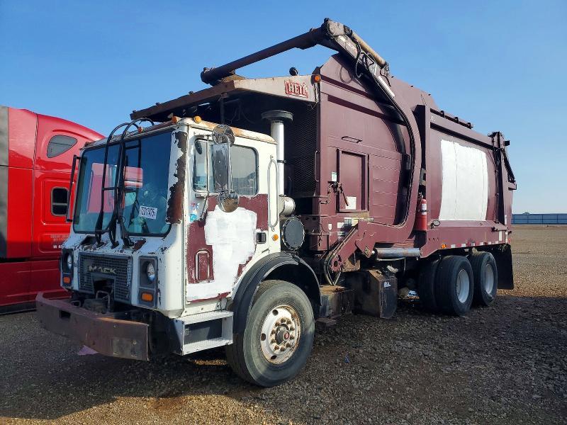 2007 Mack MR688S Refuse Truck
