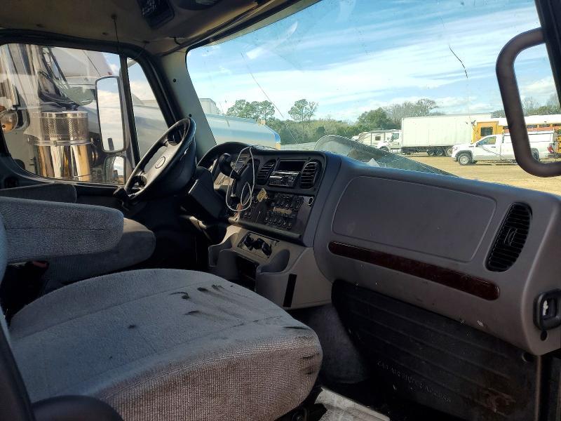 2020 Freigliner 2020 Freightliner Business Class M2 Rollback Truck