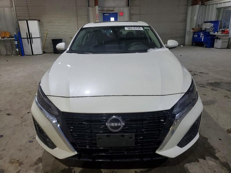 2024 Nissan Altima sv