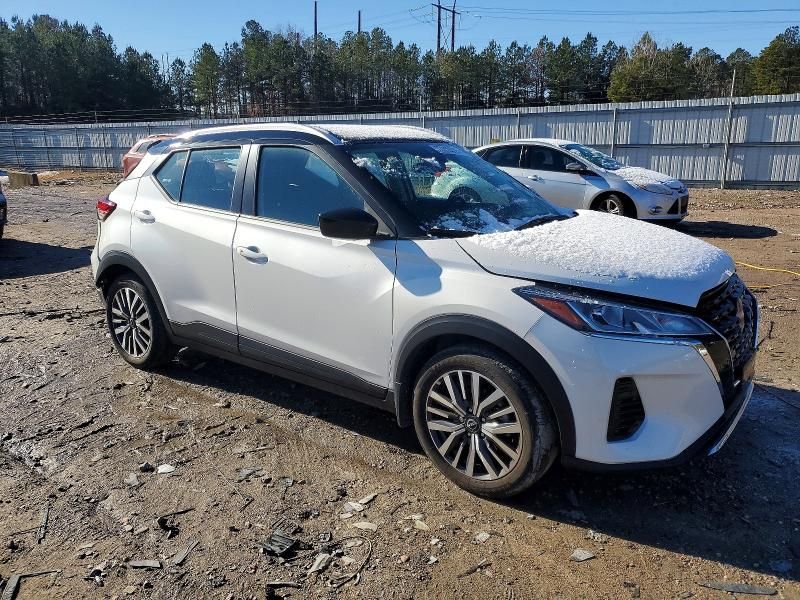 2023 Nissan Kicks sv