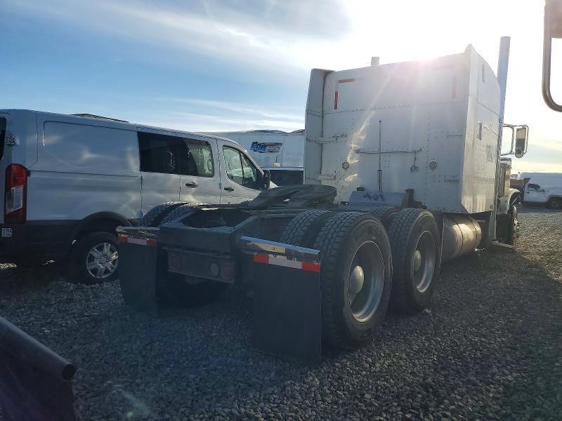 2005 Peterbilt 379 Semi Truck