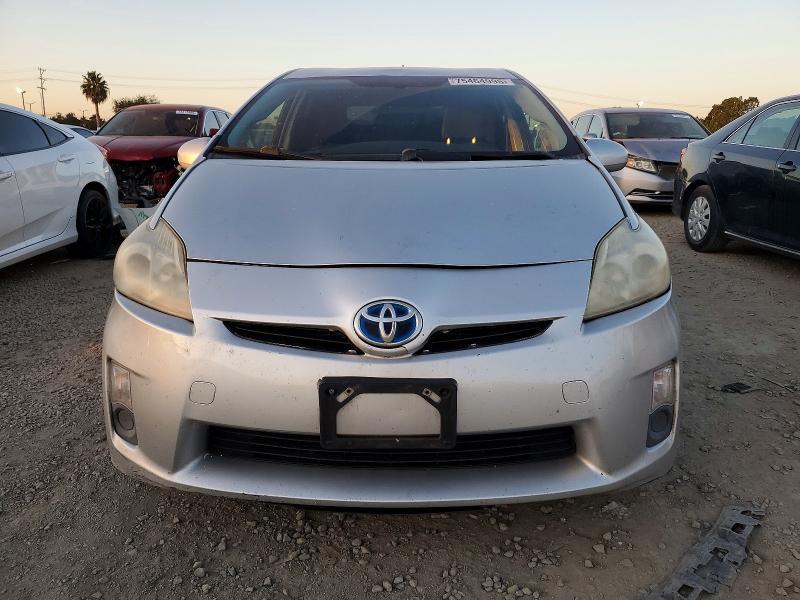 2010 Toyota Prius iii