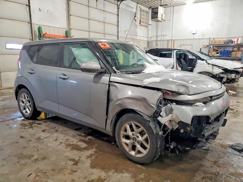 2022 KIA Soul lx
