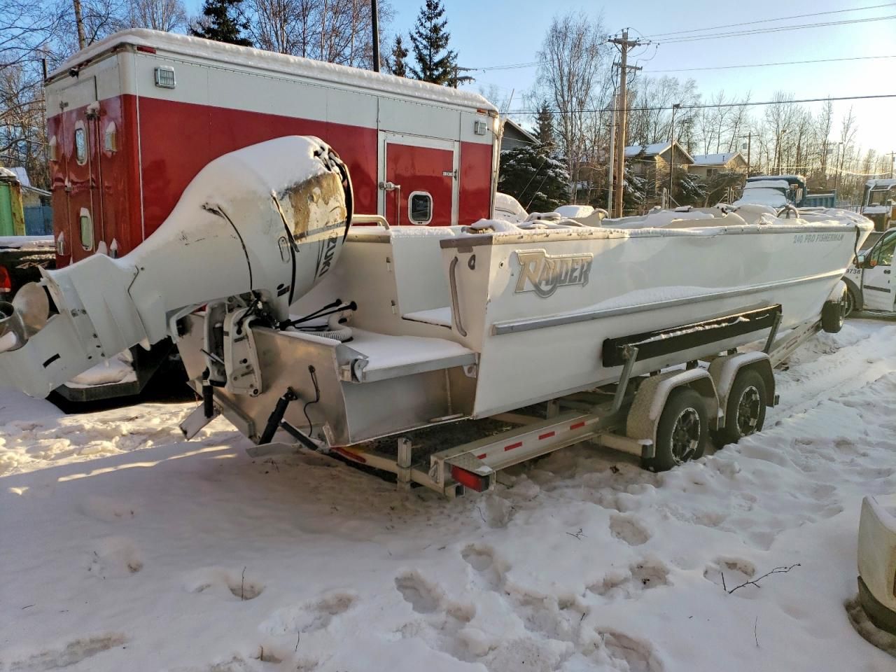 2023 Raid ER Boat PRO Fisherman