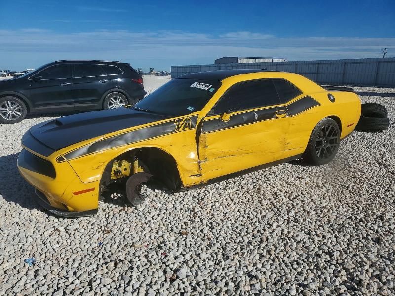 2017 Dodge Challenger r