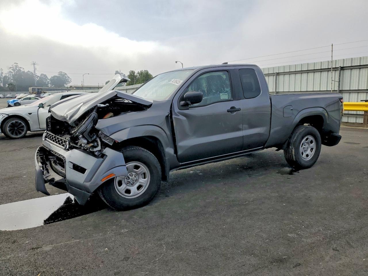 2022 Nissan Frontier s