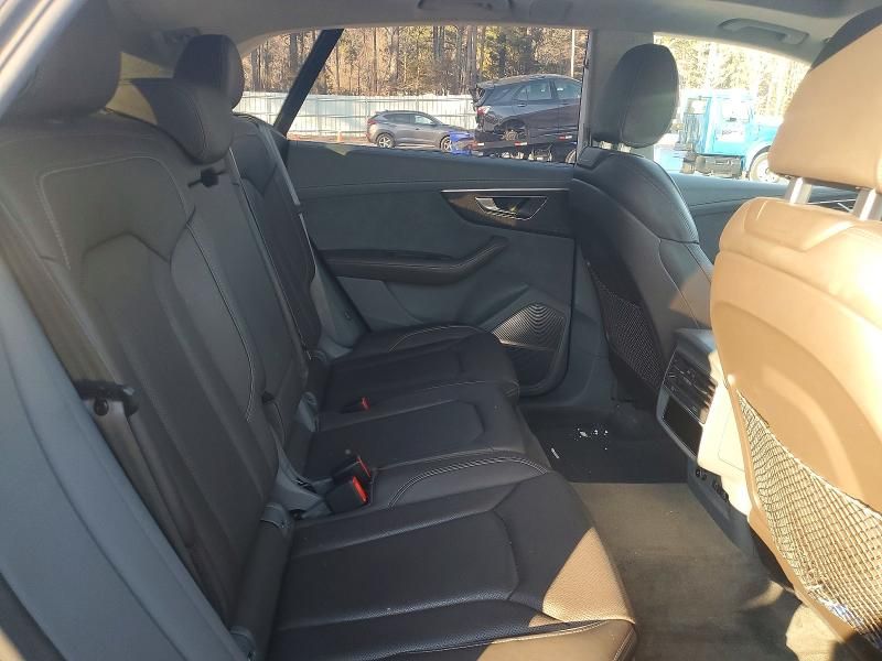 2022 Audi Q8 Prestige