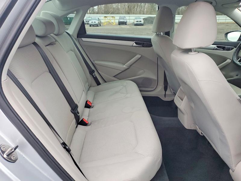 2016 Volkswagen Passat s