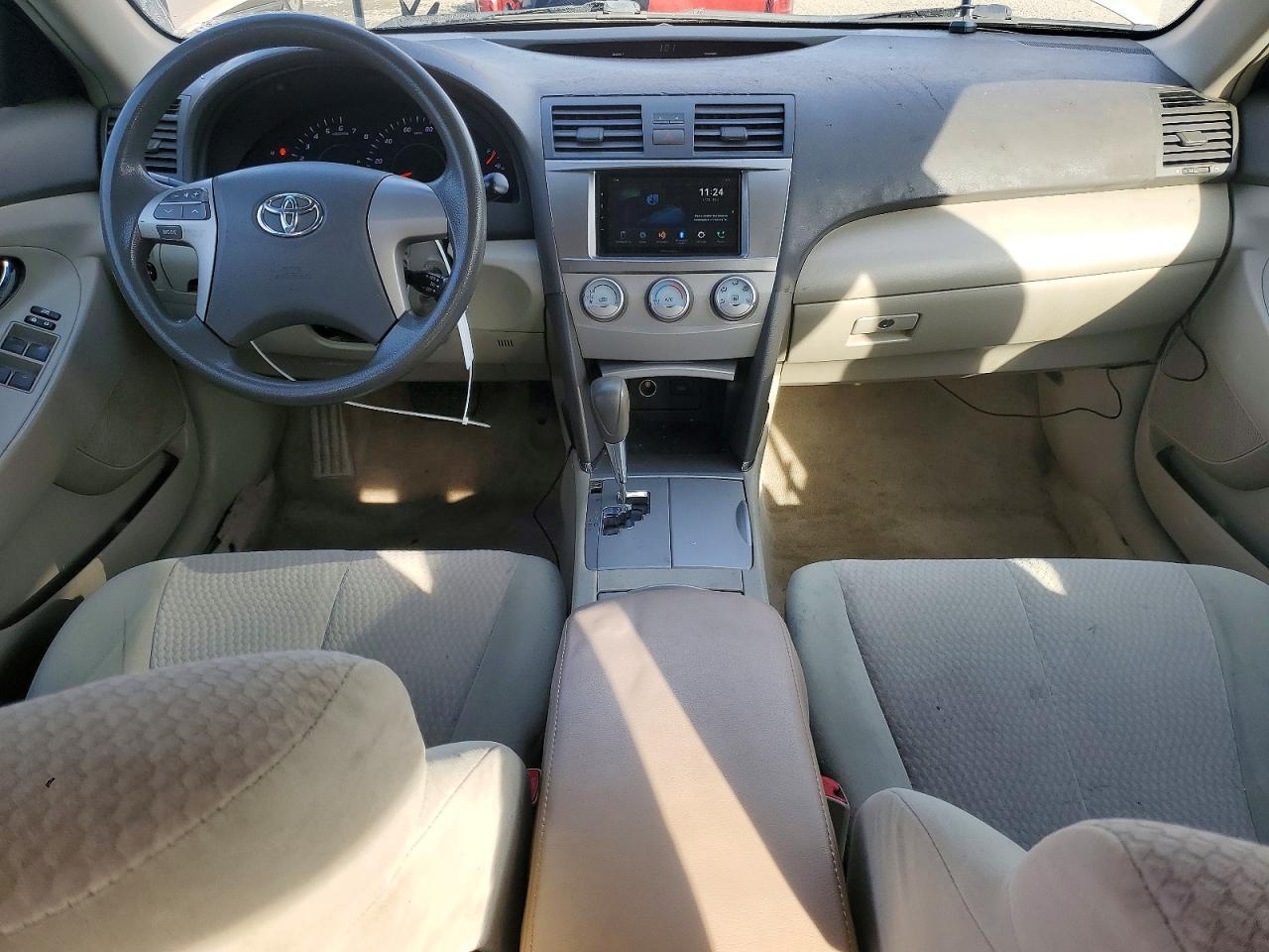 2010 Toyota Camry le