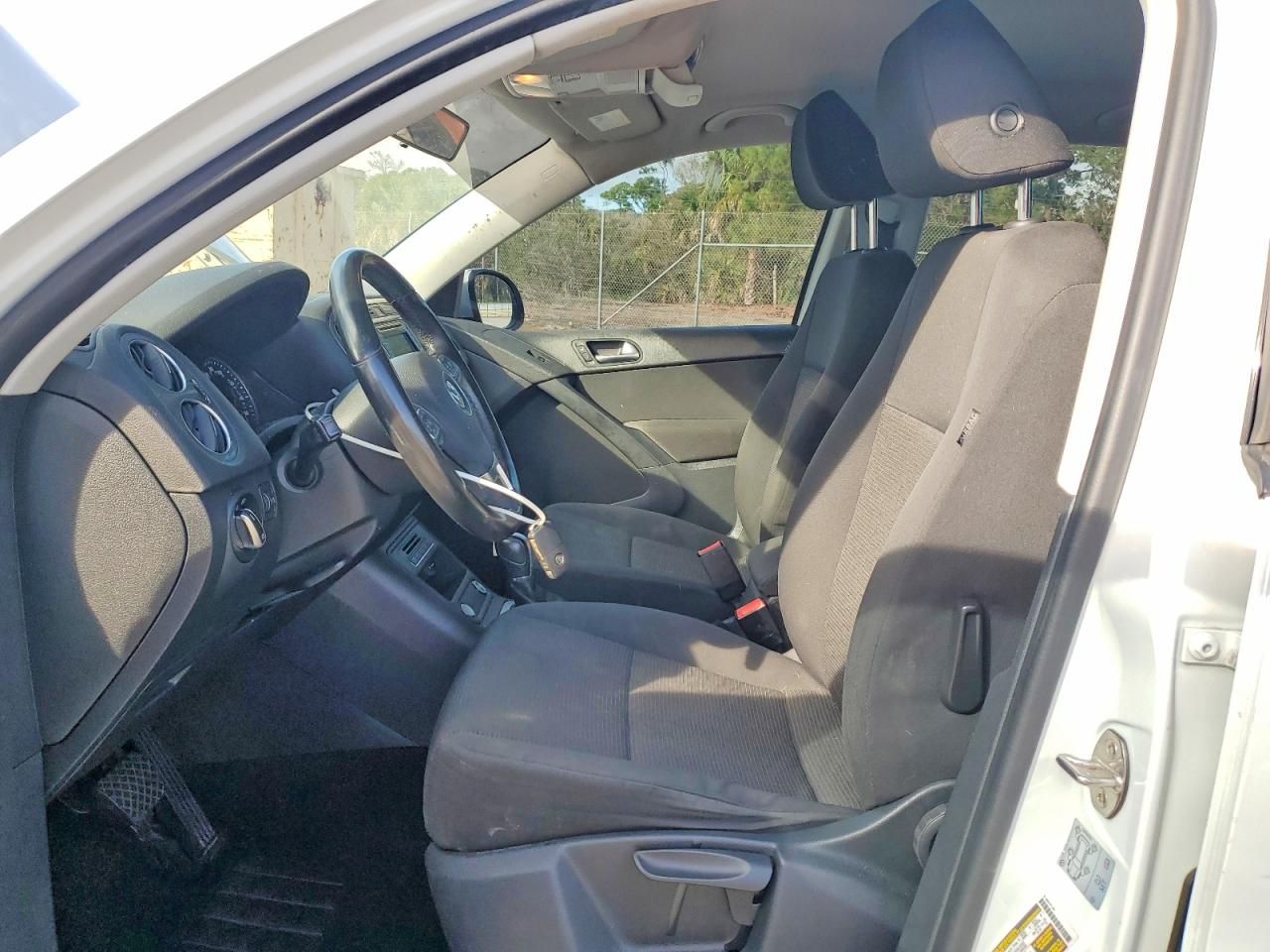 2017 Volkswagen Tiguan s