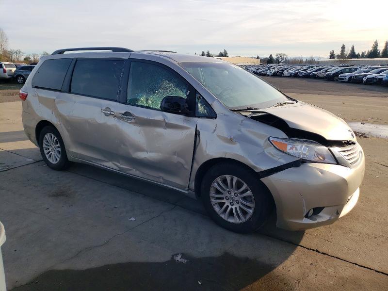 2015 Toyota Sienna xle