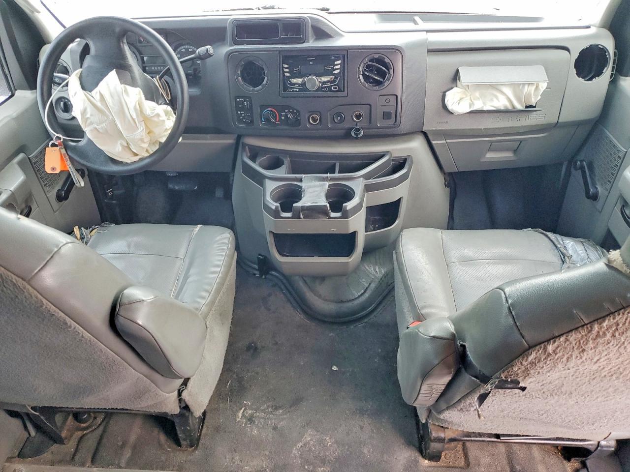 2010 Ford Econoline E350 Super Duty Wagon