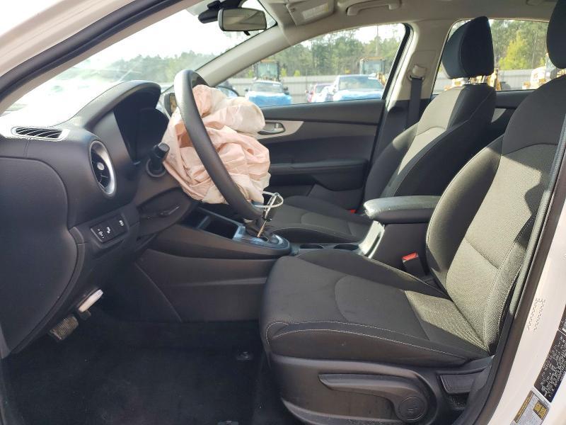 2023 KIA Forte lx