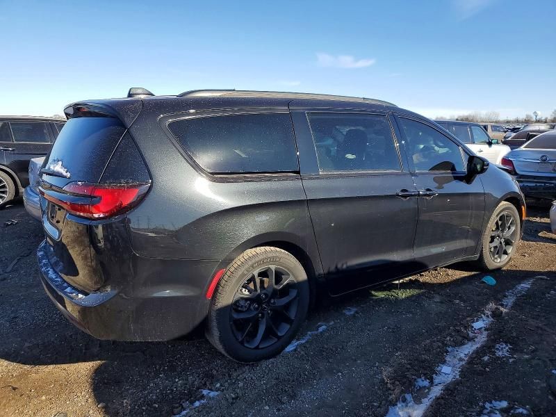 2021 Chrysler Pacifica Touring