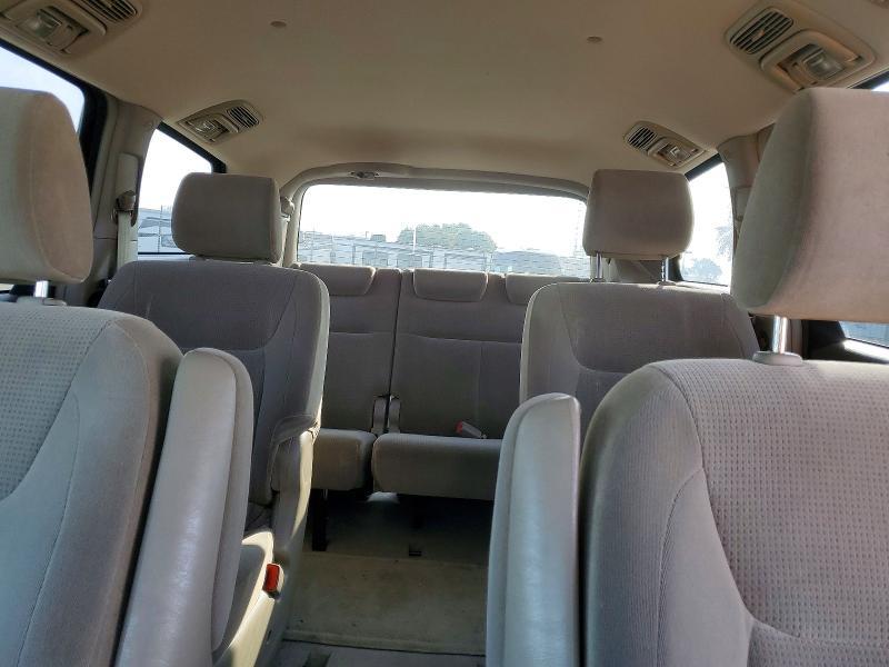 2004 Toyota Sienna ce