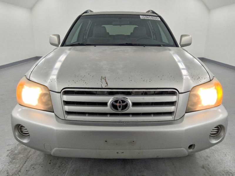 2004 Toyota Highlander Base