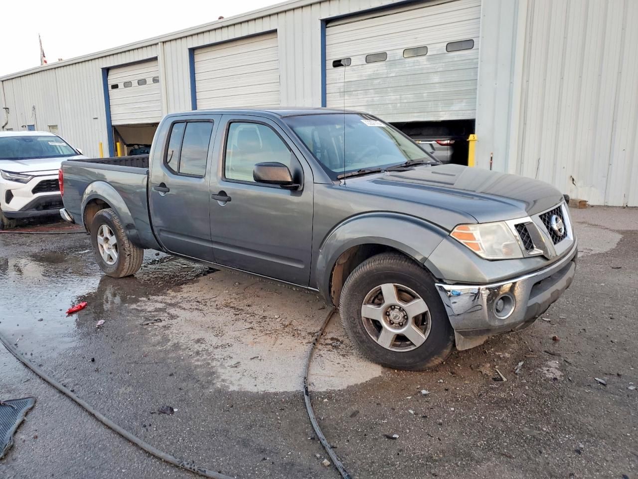 2008 Nissan Frontier Crew cab le