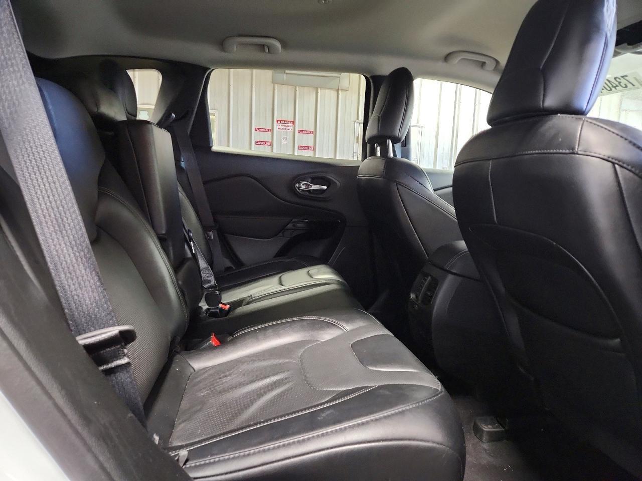 2023 Jeep Cherokee Altitude lux