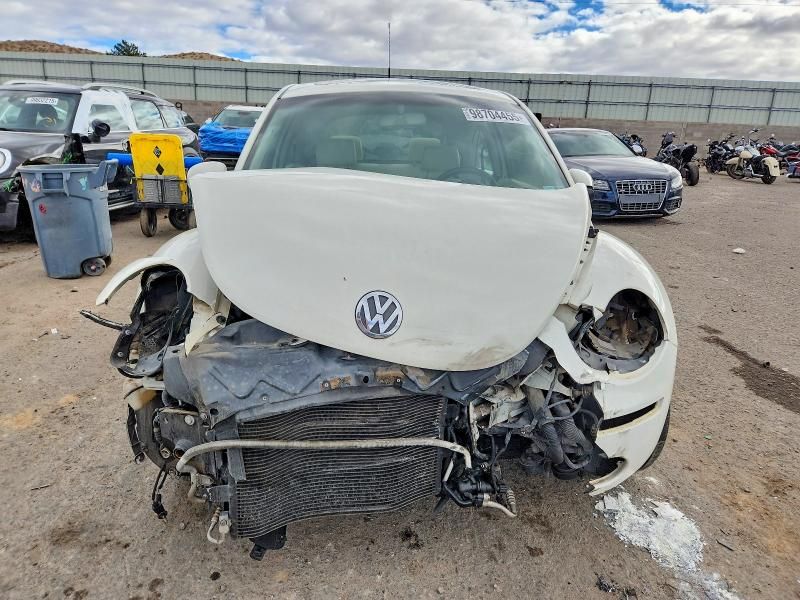 2008 Volkswagen New Beetle Triple White