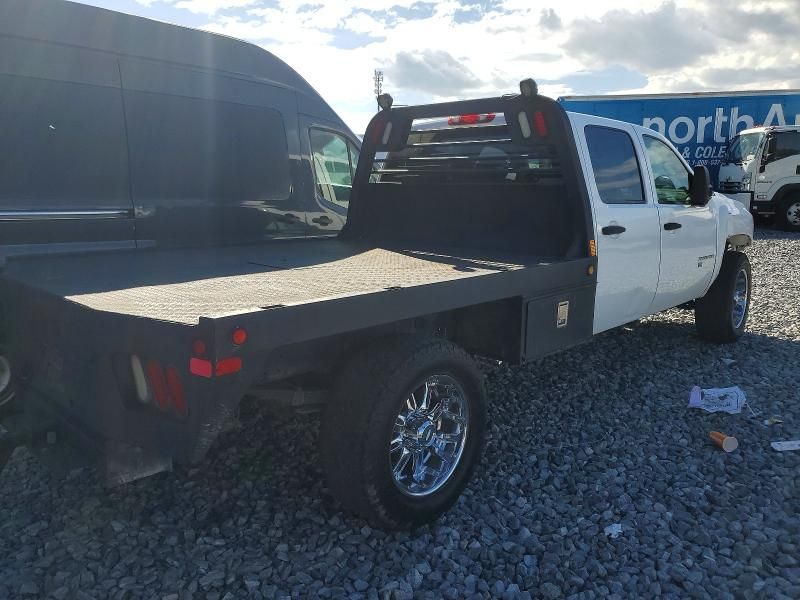 2009 Chevrolet Silverado Flatbed Truck