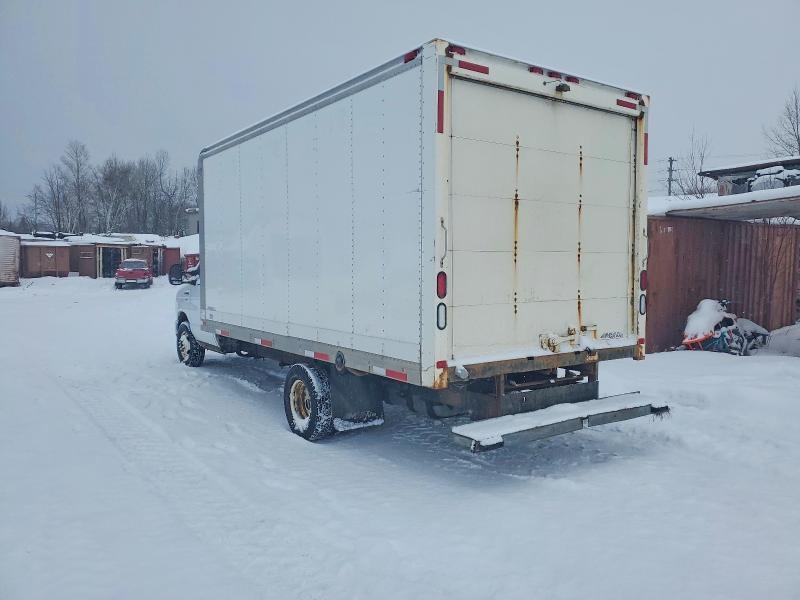 2016 Ford Econoline E450 Super Duty Cutaway Van