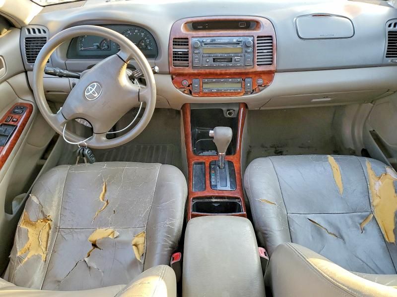 2004 Toyota Camry le