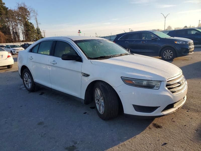 2013 Ford Taurus se