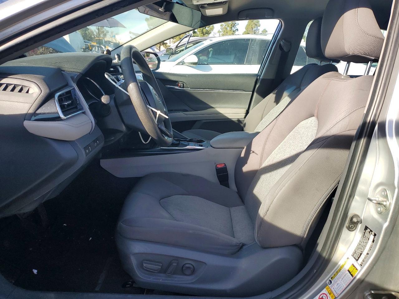 2018 Toyota Camry le
