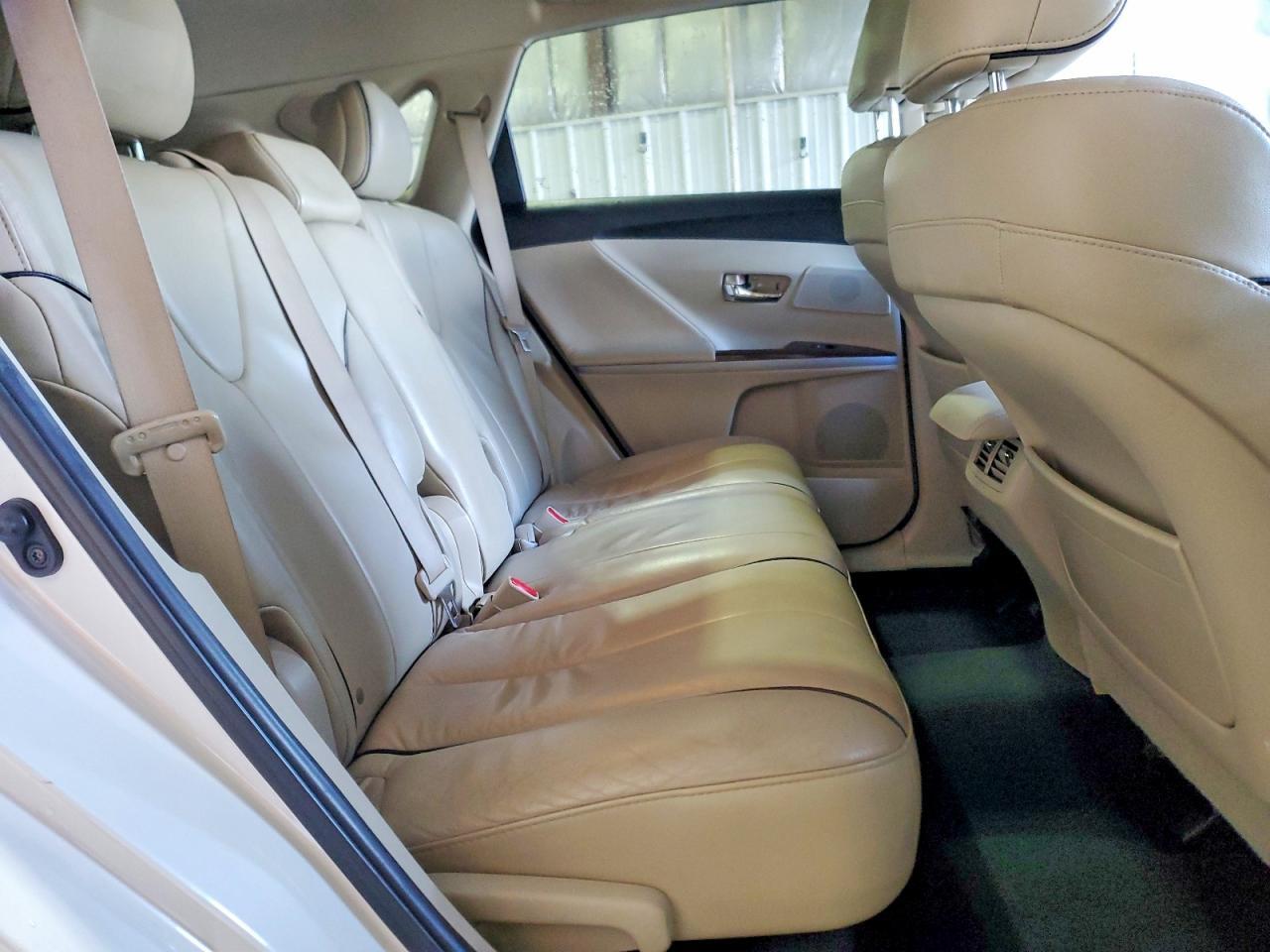 2010 Toyota Venza awd V6