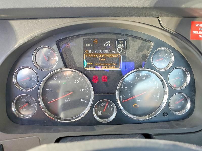 2014 Kenworth T680 Semi Truck