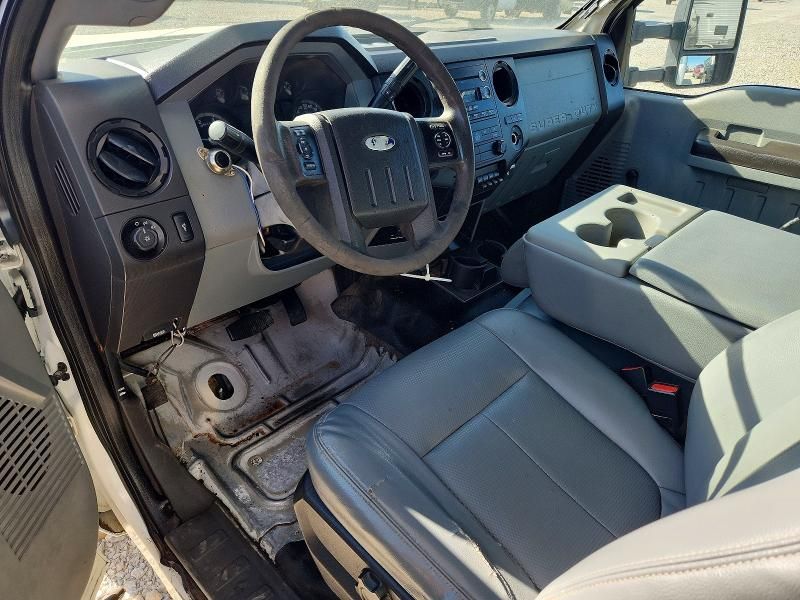 2014 Ford F350 Super Duty BOX Truck