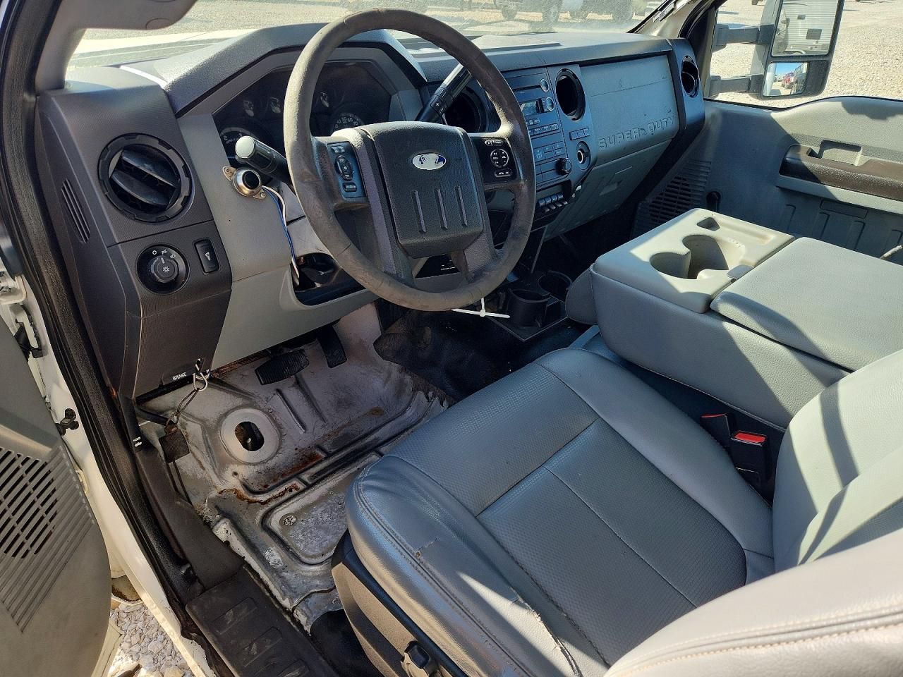 2014 Ford F350 Super Duty BOX Truck