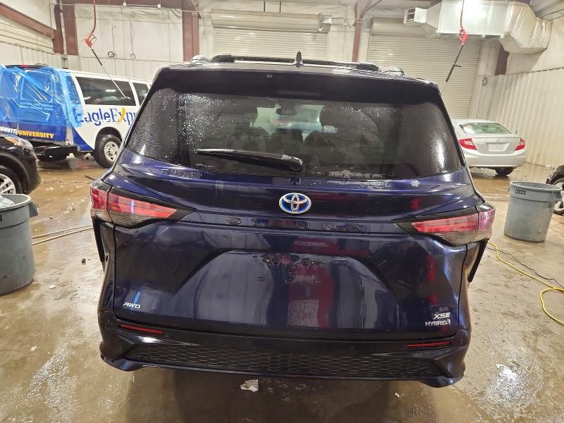 2024 Toyota Sienna xse