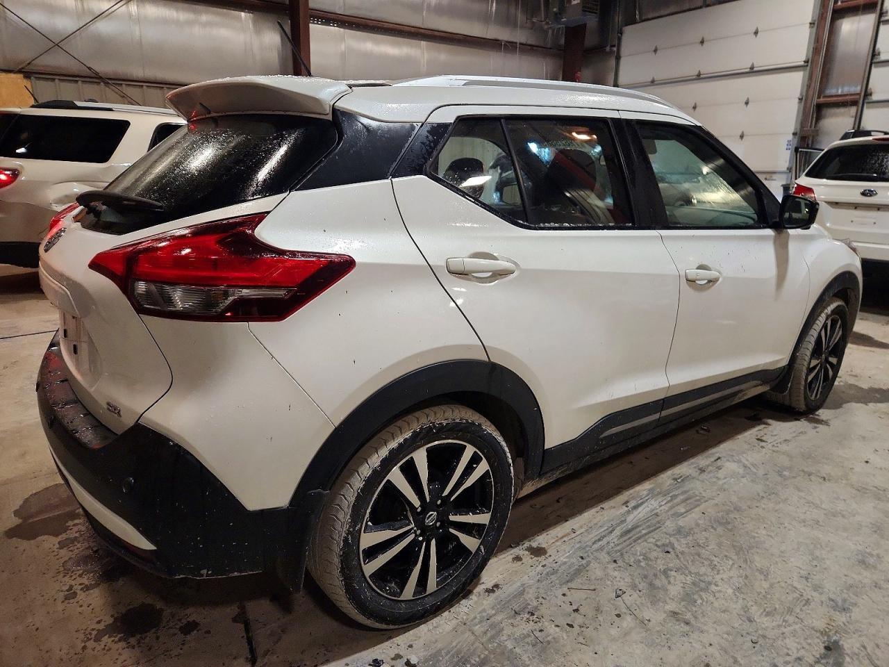 2020 Nissan Kicks sr