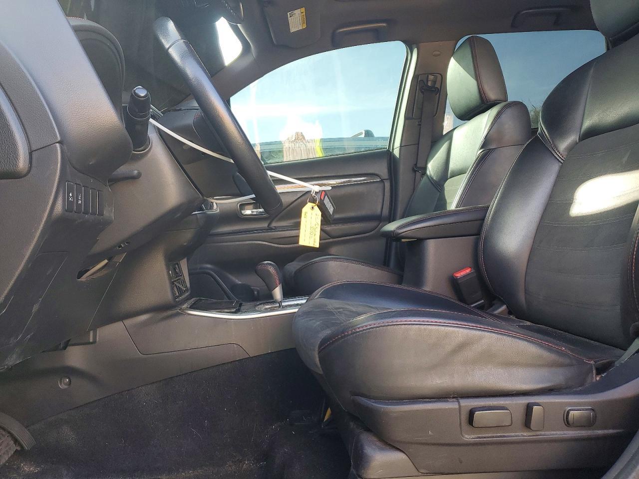 2020 Mitsubishi Outlander se