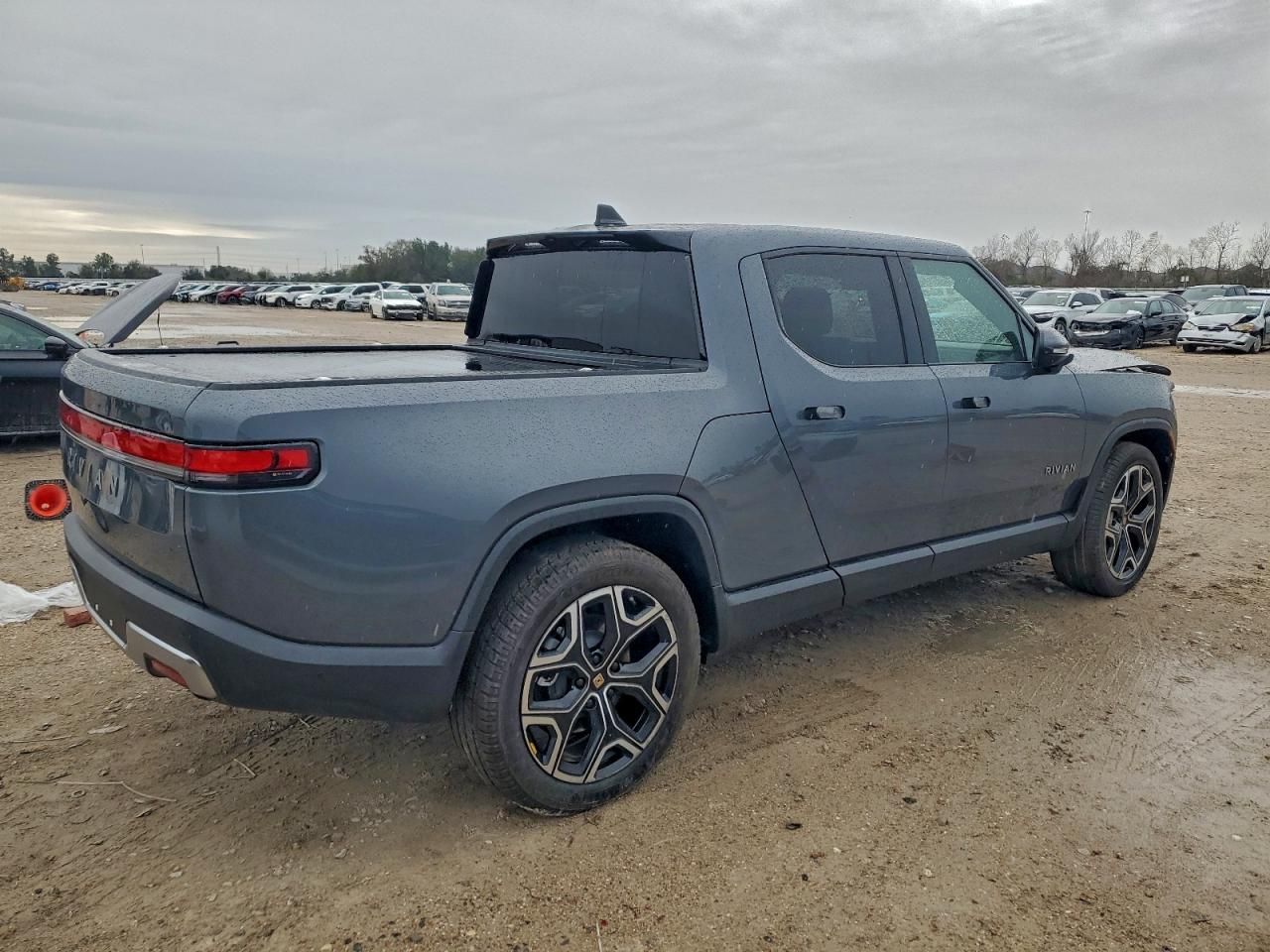 2025 Rivian R1T Adventure