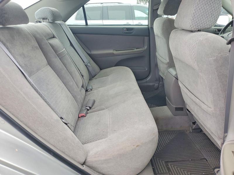 2003 Toyota Camry le