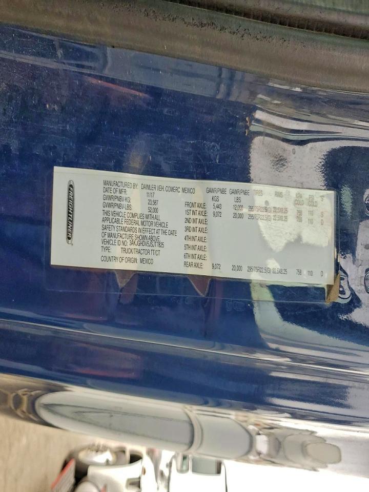 2018 Freightliner Cascadia 113 Semi Truck