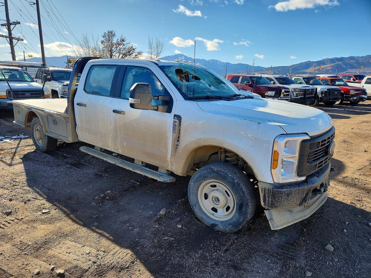 2024 Ford F350 Super Duty Flatbed Truck