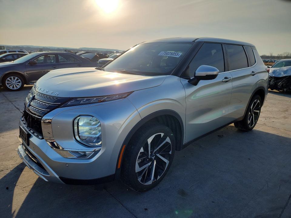 2022 Mitsubishi Outlander se